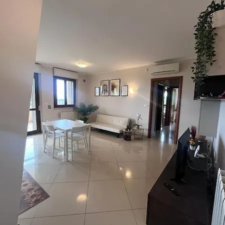 Vacanze Vista Mare Монтесильвано